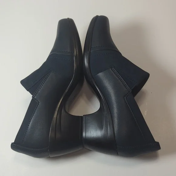 Clarks Navy Blue Women's Slip On Shoes Size 7.5 - Picture 6 of 12